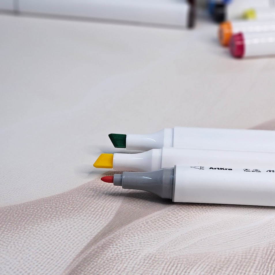 Front view of the Usmile Toys 'ArtKra Marker' 48-piece set, showcasing numerous colorful marker pens neatly arranged in a portable clear case with a handle."
